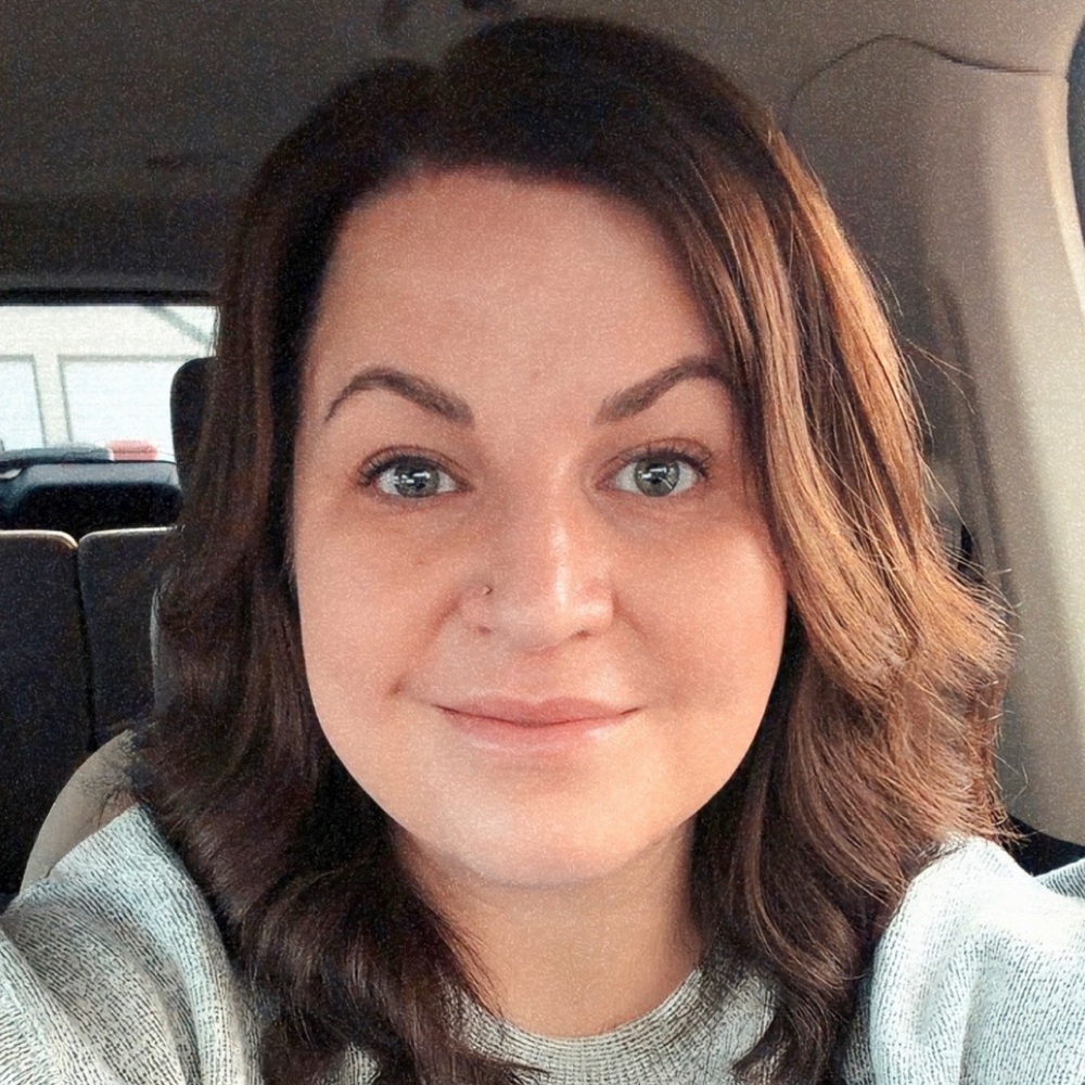 Meet your Posher, Holly